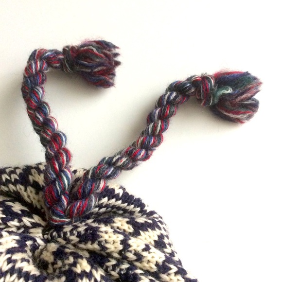 Lands’ End 100% Wool Tassel Beanie Unisex OS - Picture 5 of 7